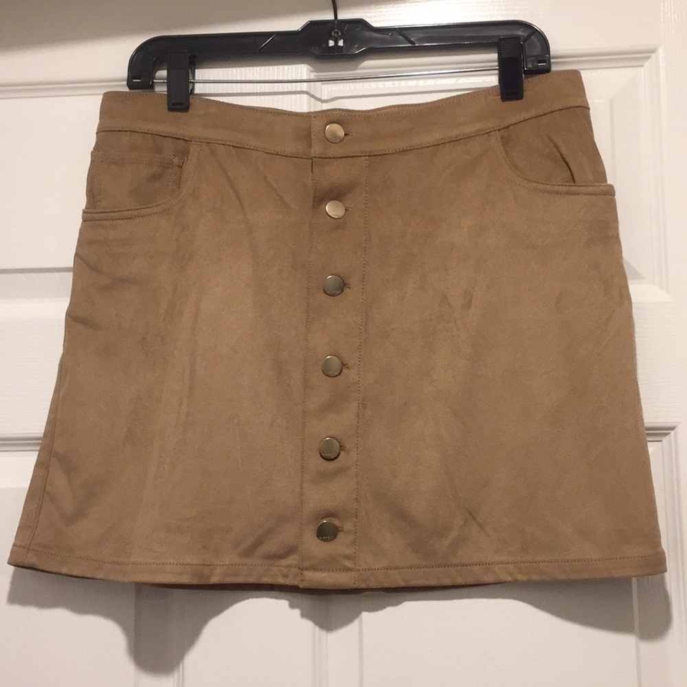 Express suede button up skirt like new